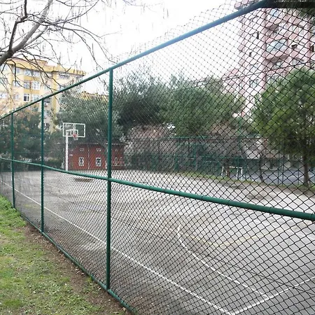 Site Icinde Guvenlikli イスタンブール
